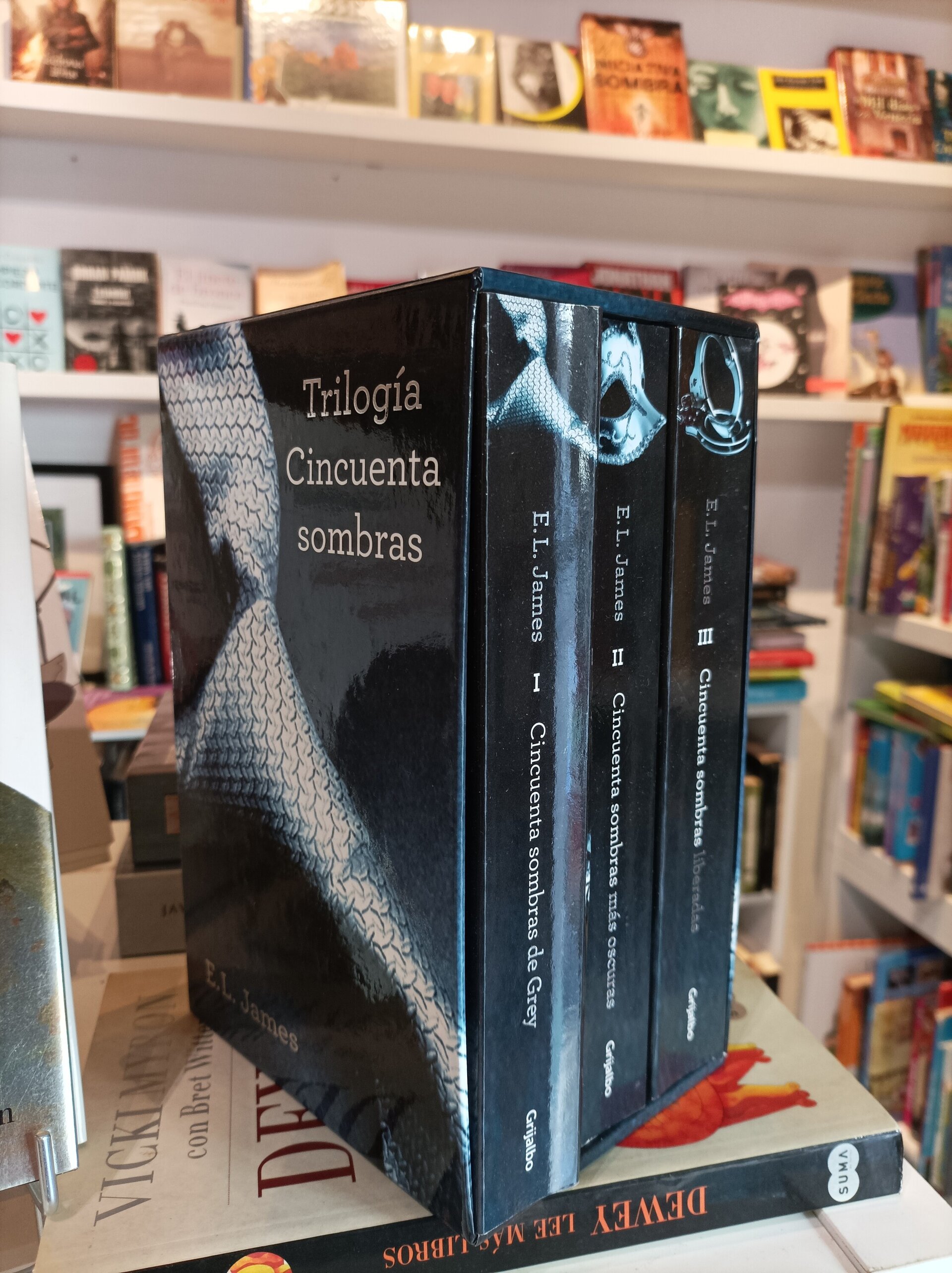 Trilogía Cincuenta sombras de Grey con cajetín - 2