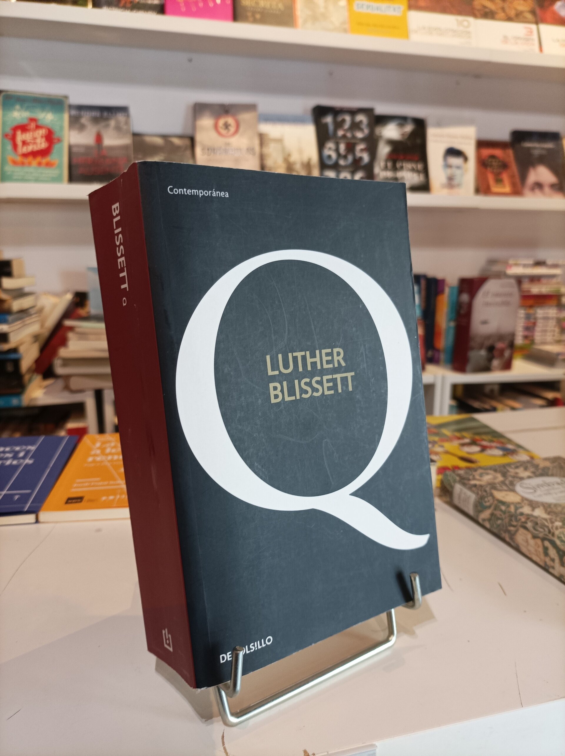 Lote 5 libros: Mankell, Grafton, Connelly, Bilssett y Mankell - 4