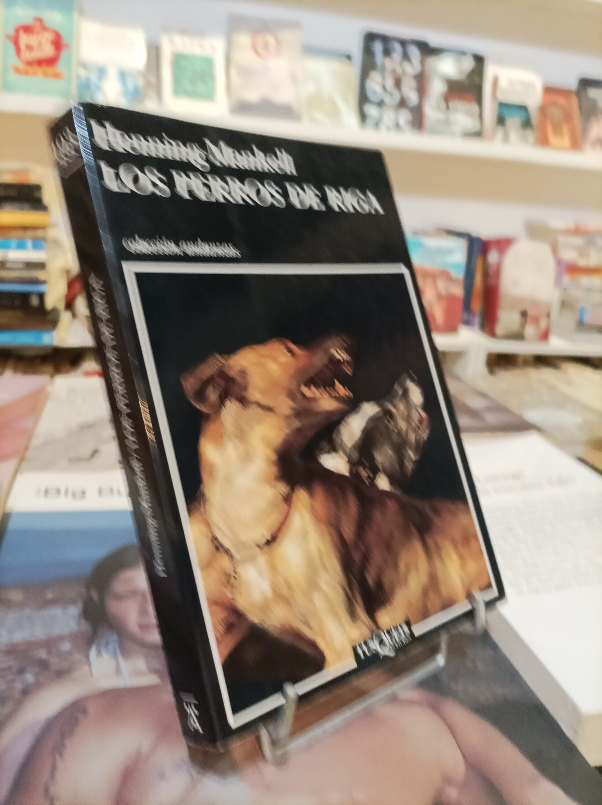 Lote 5 libros: Mankell, Grafton, Connelly, Bilssett y Mankell - 5